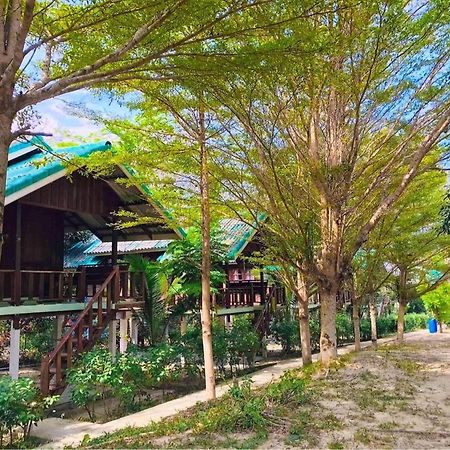 Rasta House,,Koh Phayam Hotel Exterior foto